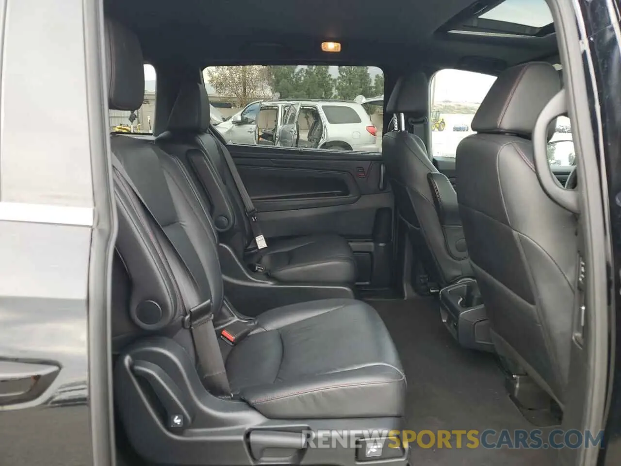 11 Photograph of a damaged car 5FNRL6H78RB056155 HONDA ODYSSEY SP 2024