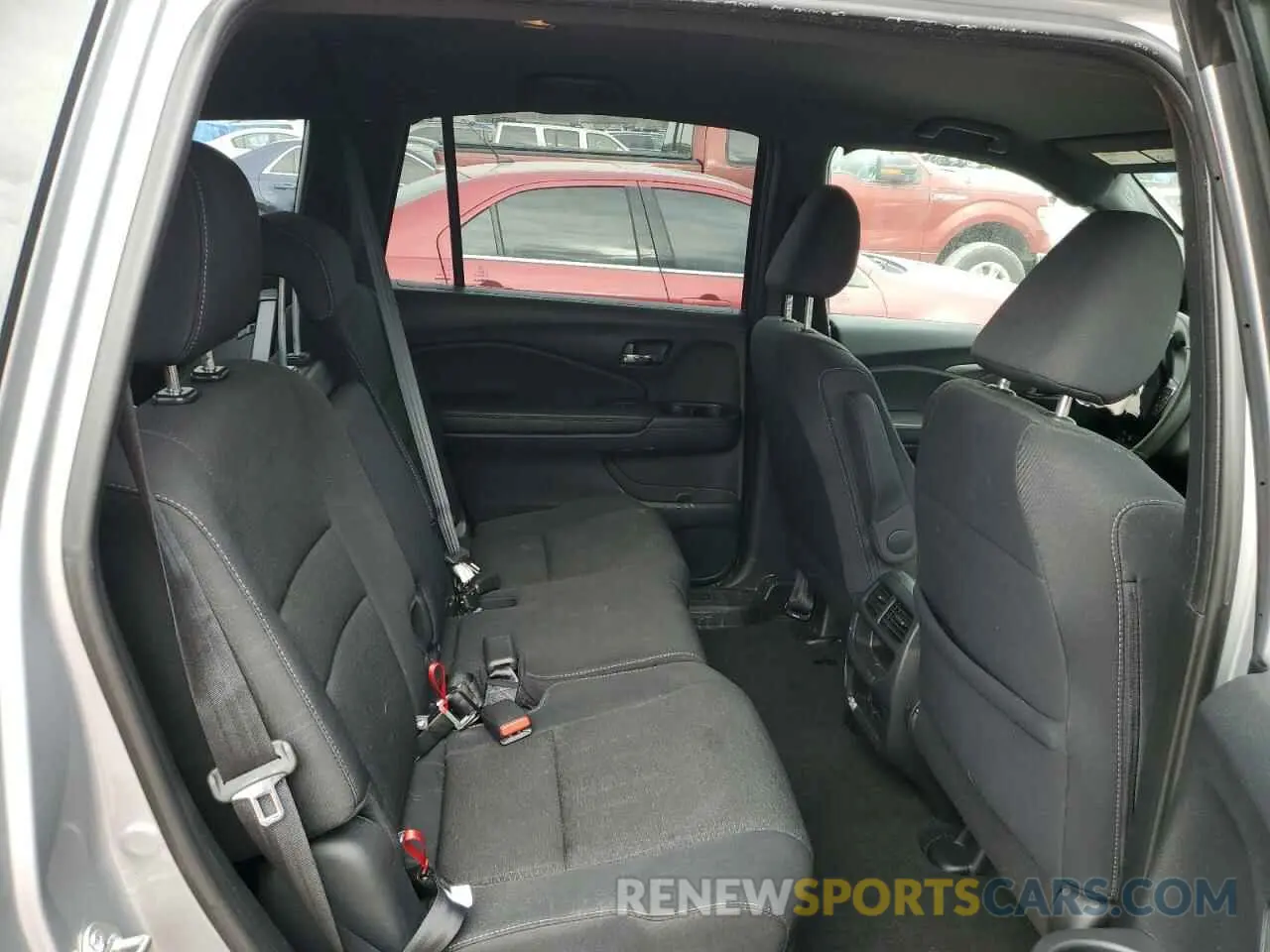 11 Photograph of a damaged car 5FNYF7H29KB009770 HONDA PASSPORT 2019