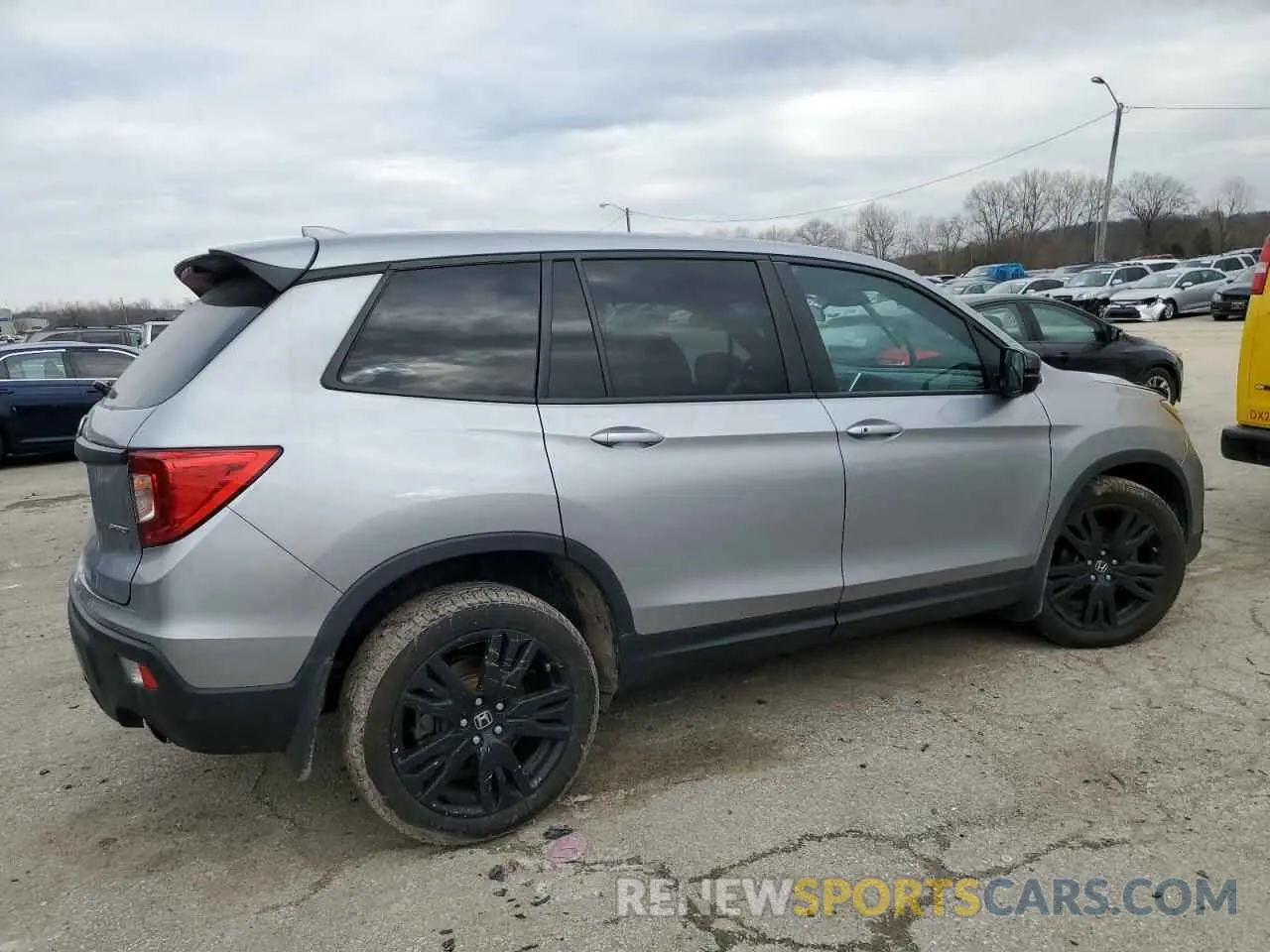 3 Photograph of a damaged car 5FNYF7H29KB009770 HONDA PASSPORT 2019