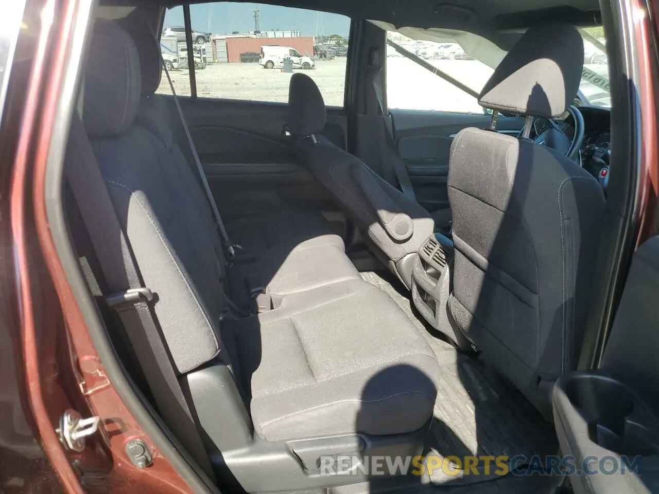 10 Photograph of a damaged car 5FNYF7H2XKB006263 HONDA PASSPORT 2019