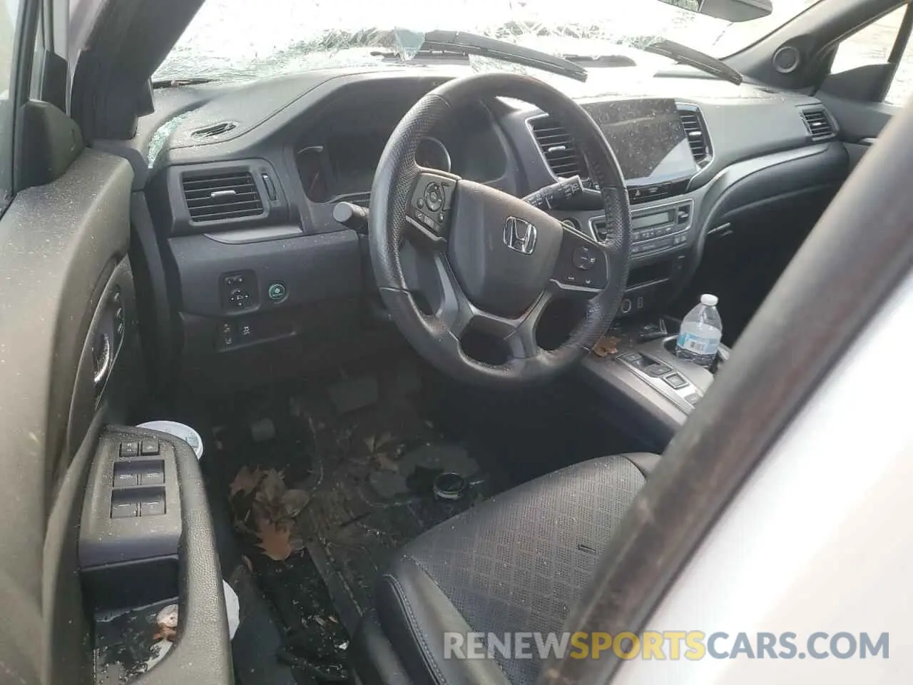8 Photograph of a damaged car 5FNYF7H52KB009328 HONDA PASSPORT 2019