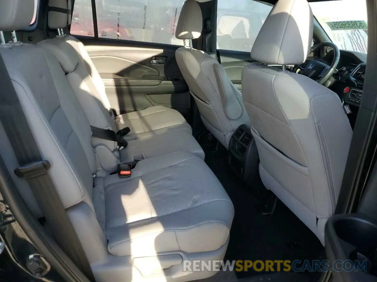 11 Photograph of a damaged car 5FNYF7H56KB003404 HONDA PASSPORT 2019