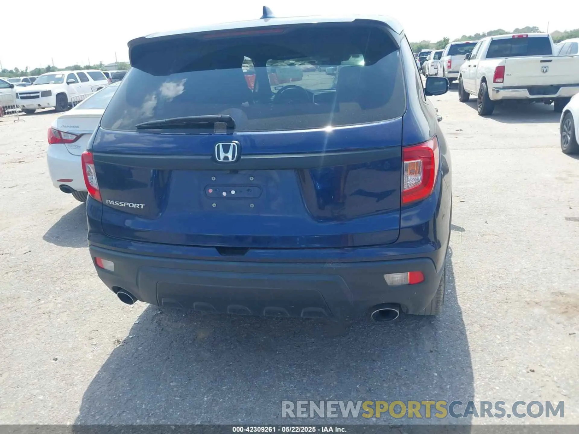 16 Photograph of a damaged car 5FNYF7H56KB005007 HONDA PASSPORT 2019