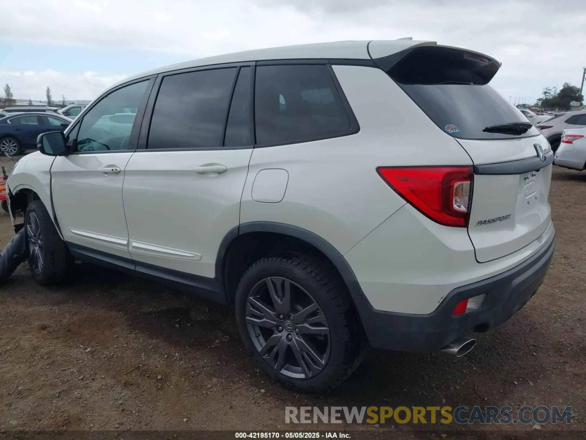 3 Фотография поврежденного автомобиля 5FNYF7H57KB002844 HONDA PASSPORT 2019