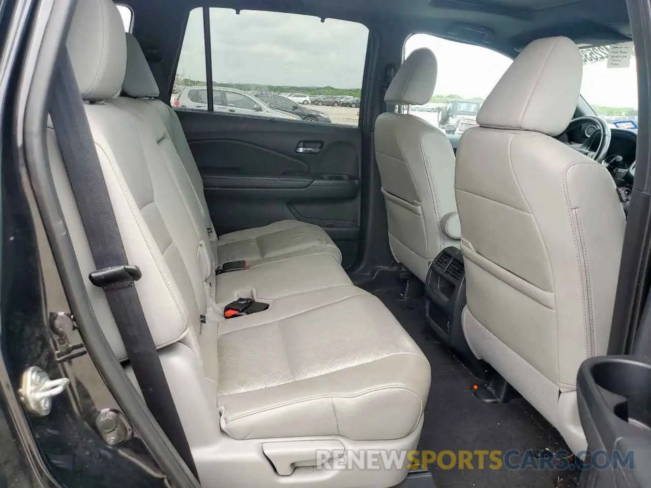11 Photograph of a damaged car 5FNYF7H5XKB011151 HONDA PASSPORT 2019