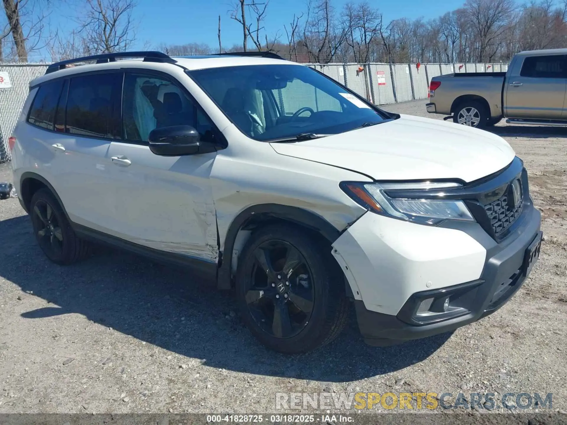 1 Фотография поврежденного автомобиля 5FNYF8H04KB005307 HONDA PASSPORT 2019