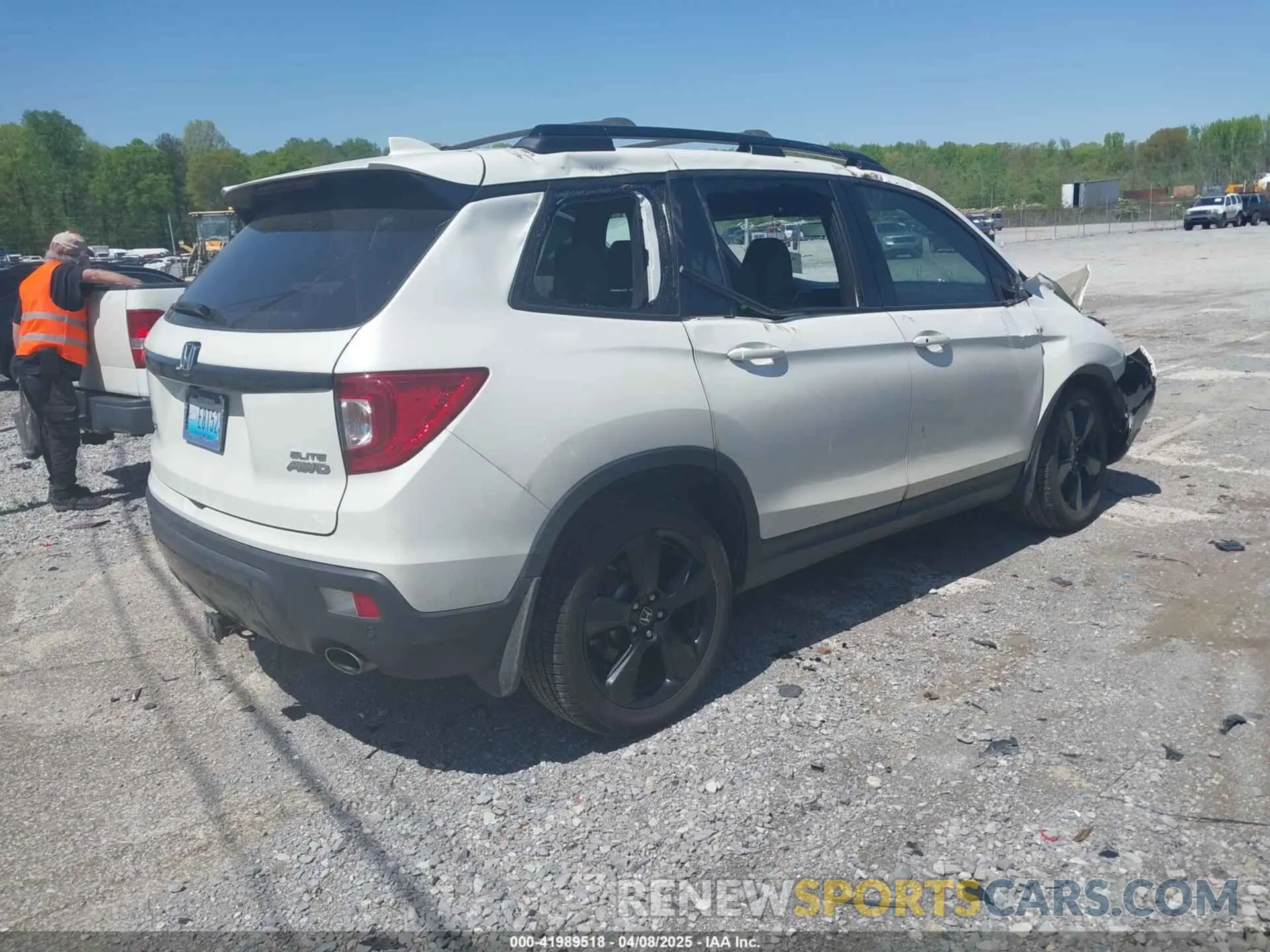 4 Фотография поврежденного автомобиля 5FNYF8H09KB015198 HONDA PASSPORT 2019