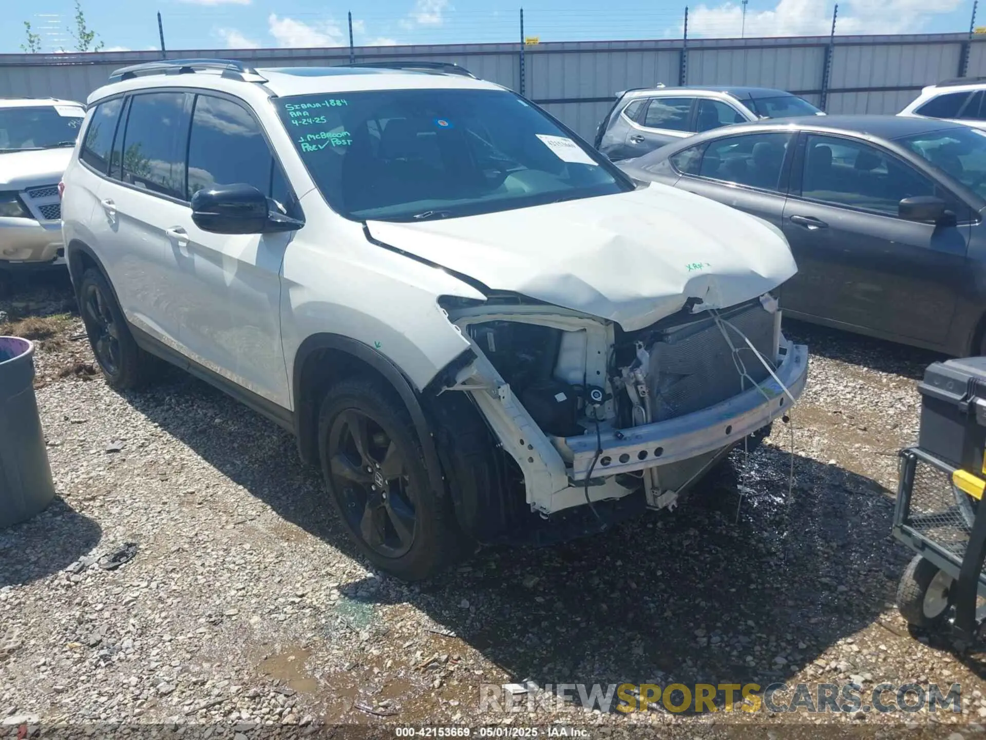 1 Photograph of a damaged car 5FNYF8H0XKB000774 HONDA PASSPORT 2019