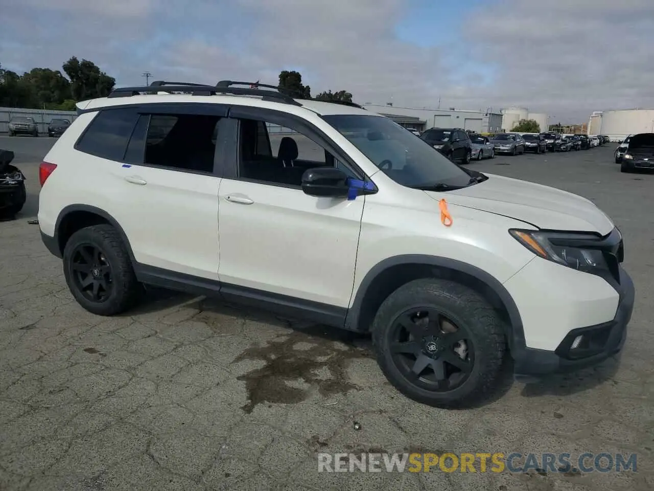 4 Фотография поврежденного автомобиля 5FNYF8H22KB016114 HONDA PASSPORT 2019