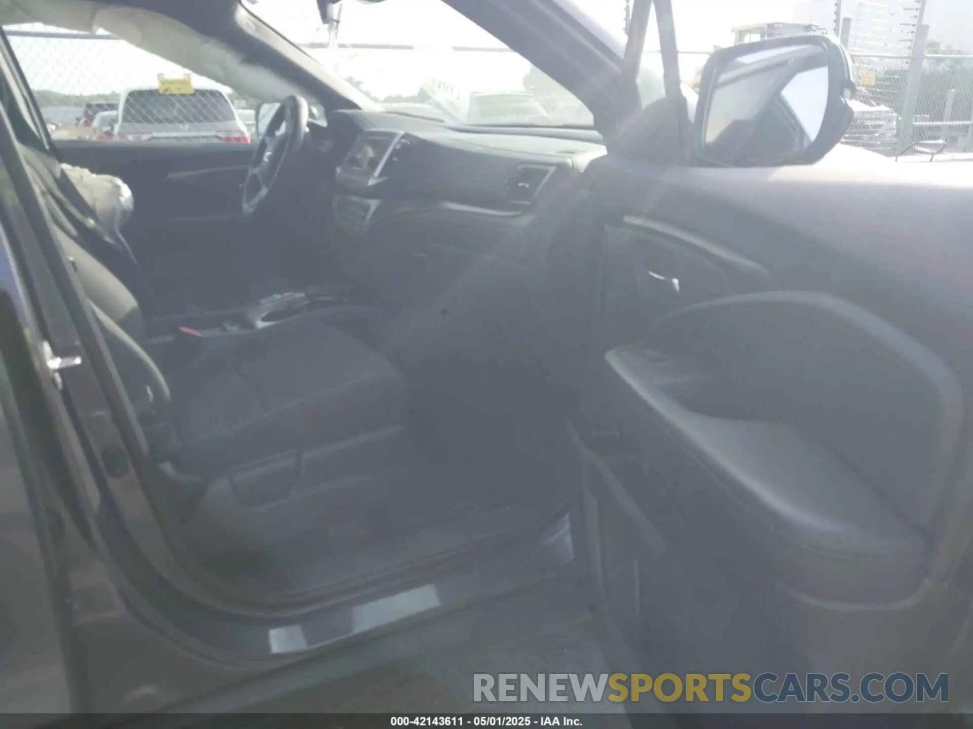 5 Photograph of a damaged car 5FNYF8H22KB024522 HONDA PASSPORT 2019