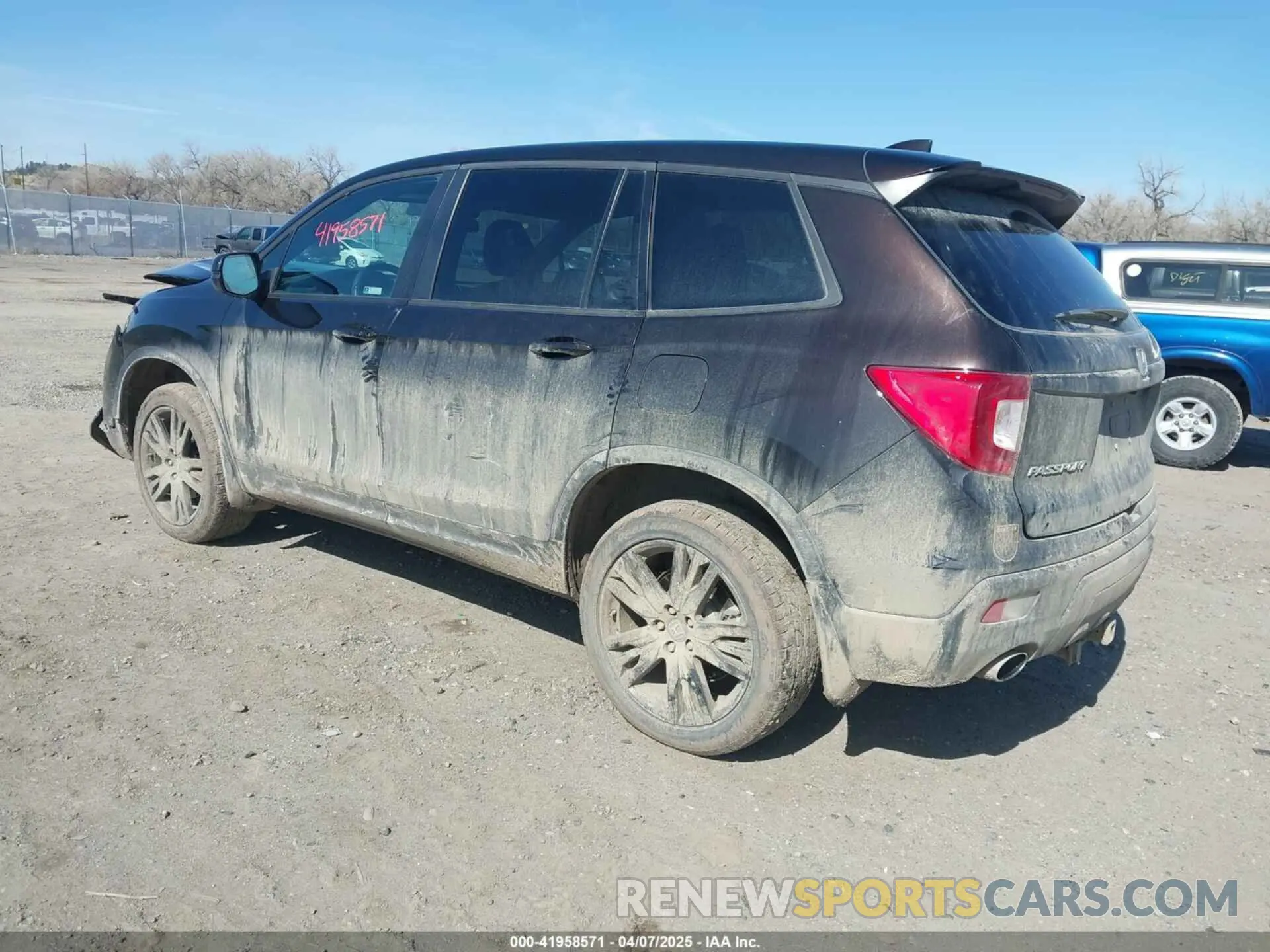 3 Фотография поврежденного автомобиля 5FNYF8H23KB025310 HONDA PASSPORT 2019