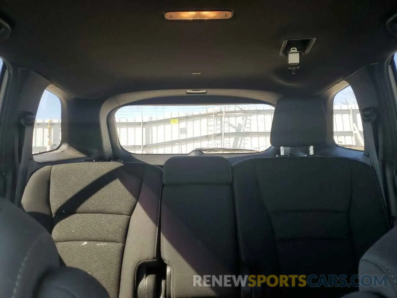 10 Photograph of a damaged car 5FNYF8H24KB020004 HONDA PASSPORT 2019
