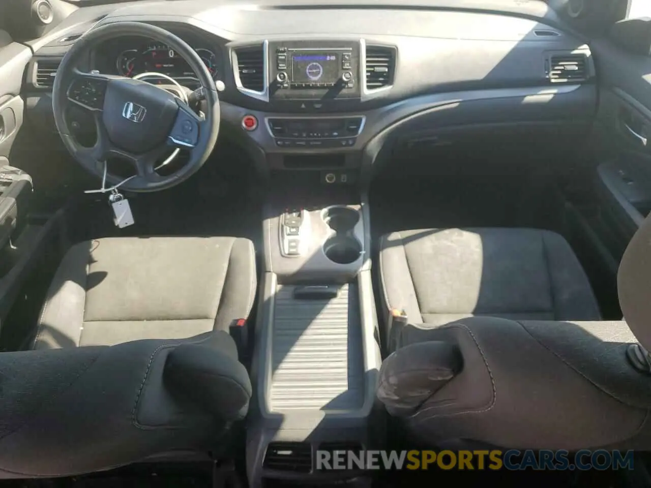 8 Photograph of a damaged car 5FNYF8H24KB020004 HONDA PASSPORT 2019