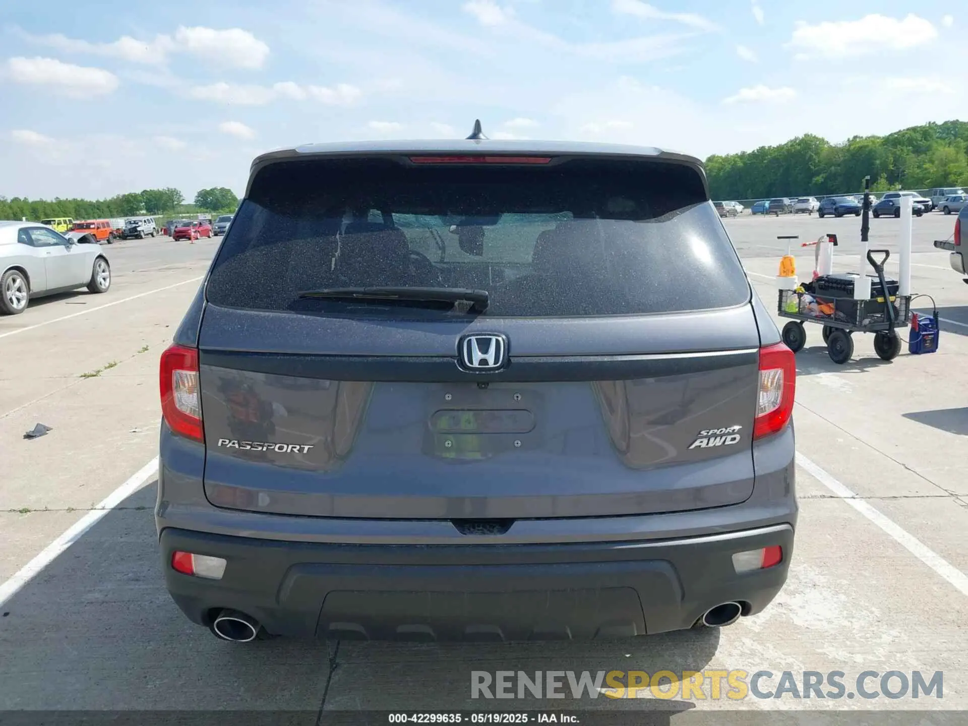 15 Photograph of a damaged car 5FNYF8H27KB002001 HONDA PASSPORT 2019