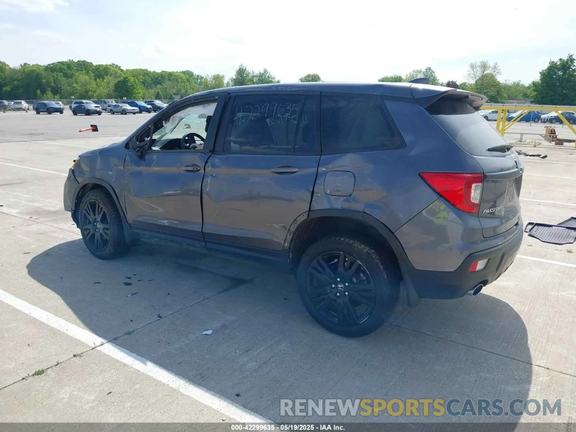 3 Photograph of a damaged car 5FNYF8H27KB002001 HONDA PASSPORT 2019