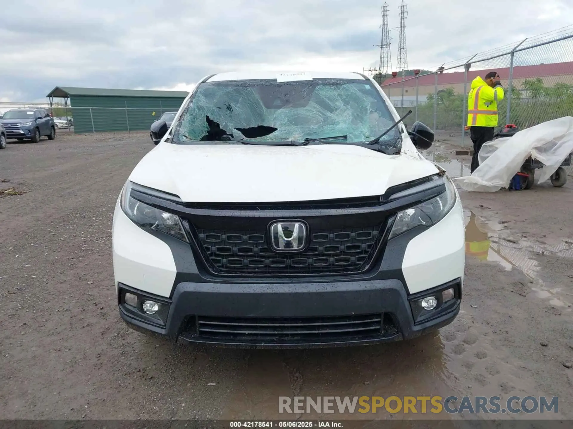 12 Фотография поврежденного автомобиля 5FNYF8H28KB010303 HONDA PASSPORT 2019