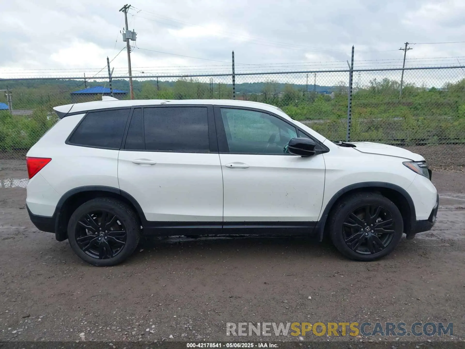 13 Фотография поврежденного автомобиля 5FNYF8H28KB010303 HONDA PASSPORT 2019