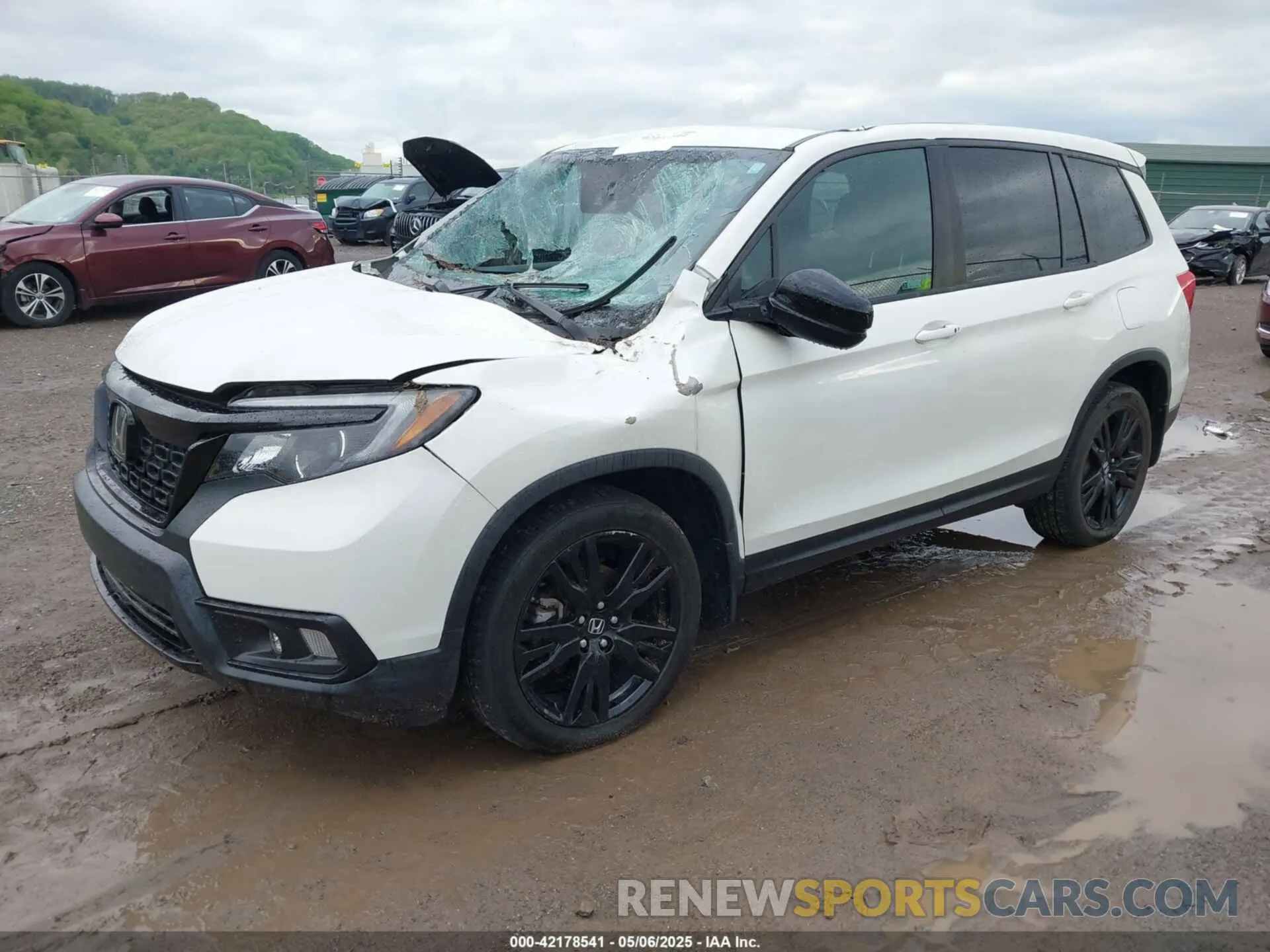 2 Фотография поврежденного автомобиля 5FNYF8H28KB010303 HONDA PASSPORT 2019