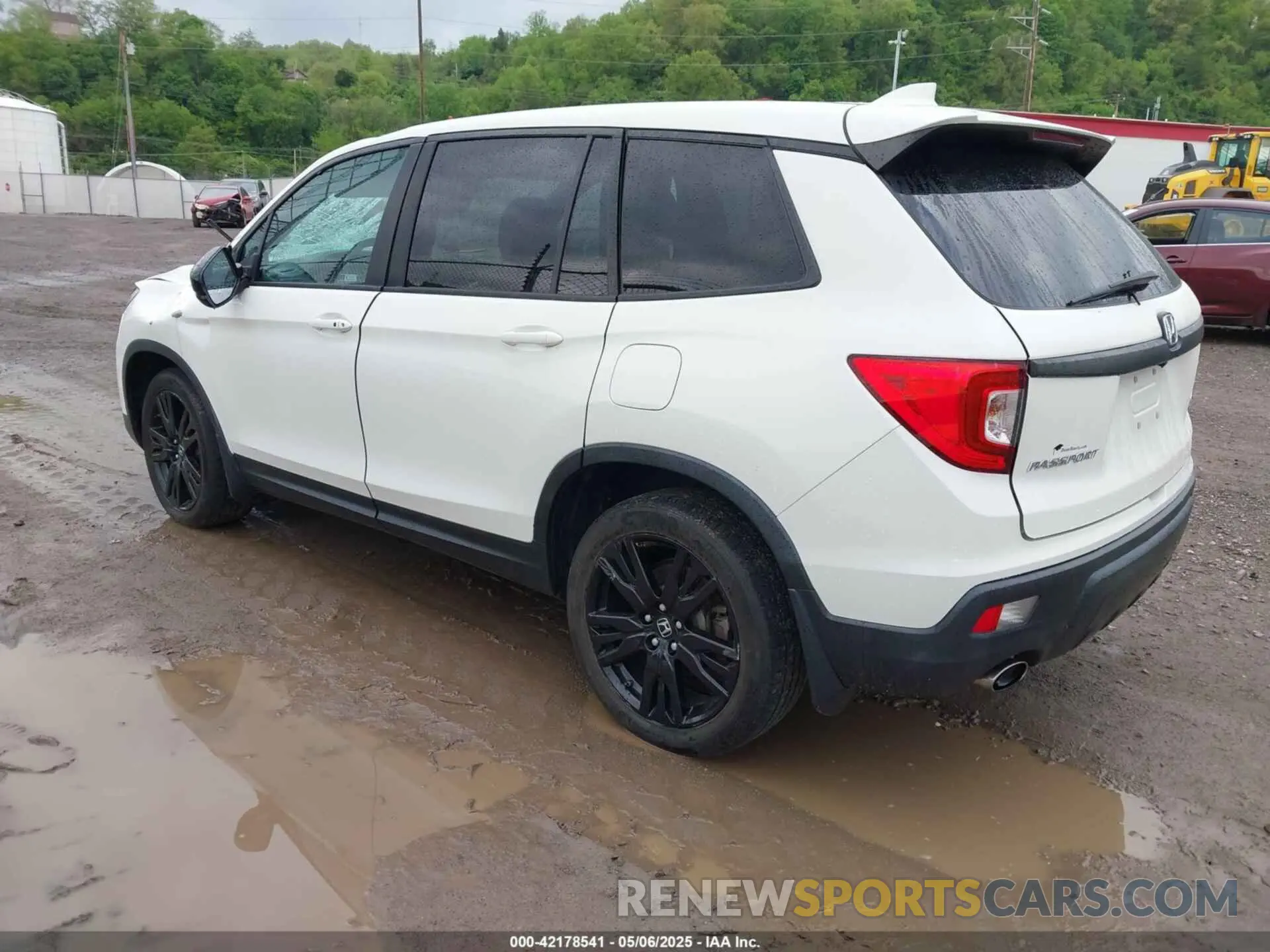 3 Фотография поврежденного автомобиля 5FNYF8H28KB010303 HONDA PASSPORT 2019