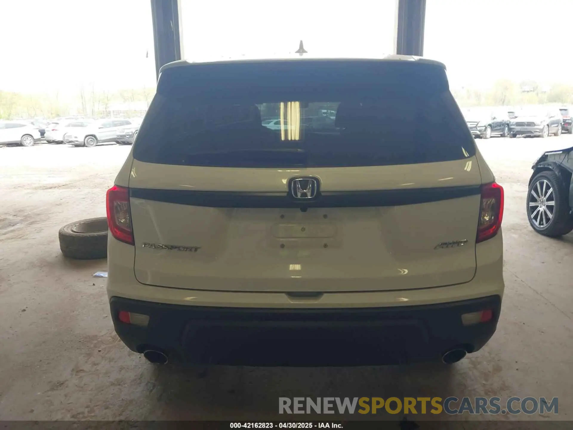16 Photograph of a damaged car 5FNYF8H51KB028703 HONDA PASSPORT 2019