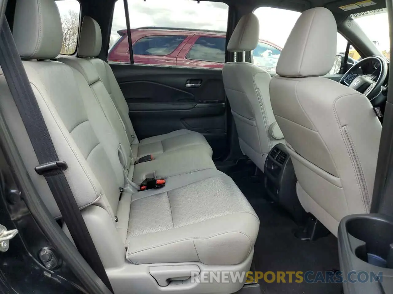 11 Photograph of a damaged car 5FNYF8H59KB027590 HONDA PASSPORT 2019