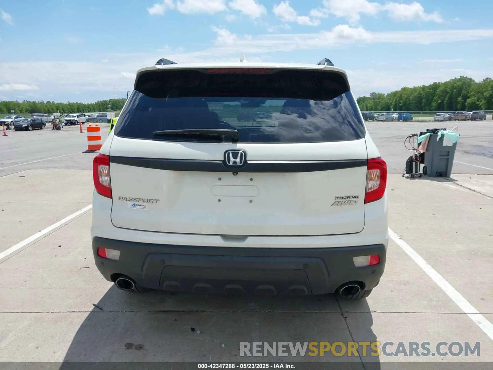 16 Photograph of a damaged car 5FNYF8H90KB002211 HONDA PASSPORT 2019