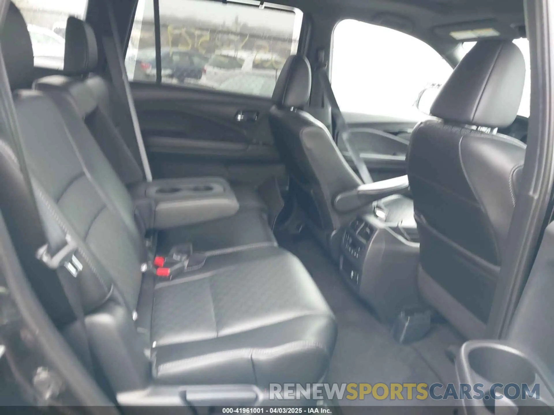 8 Фотография поврежденного автомобиля 5FNYF8H94KB004026 HONDA PASSPORT 2019