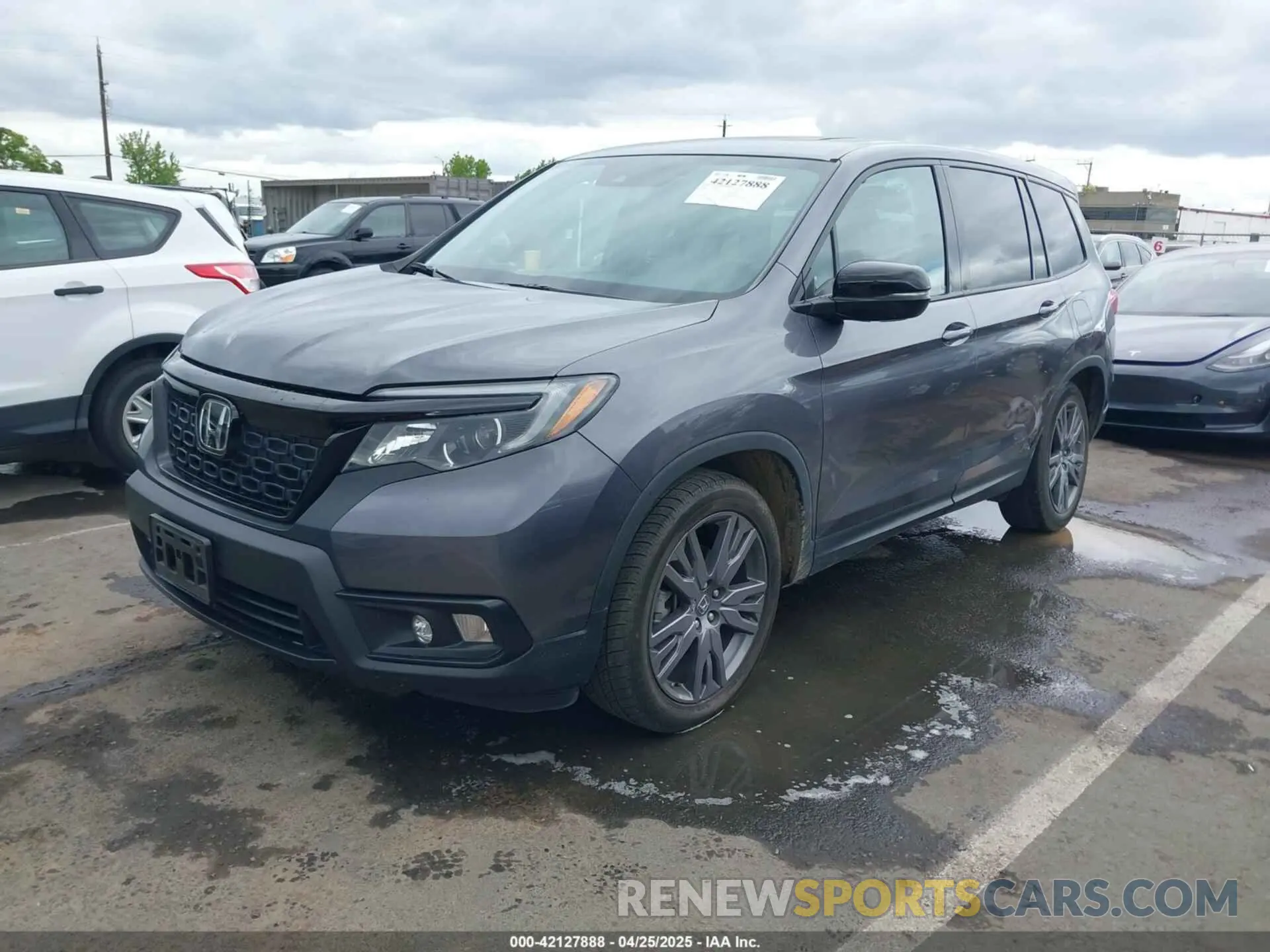 2 Photograph of a damaged car 5FNYF7H57LB000657 HONDA PASSPORT 2020