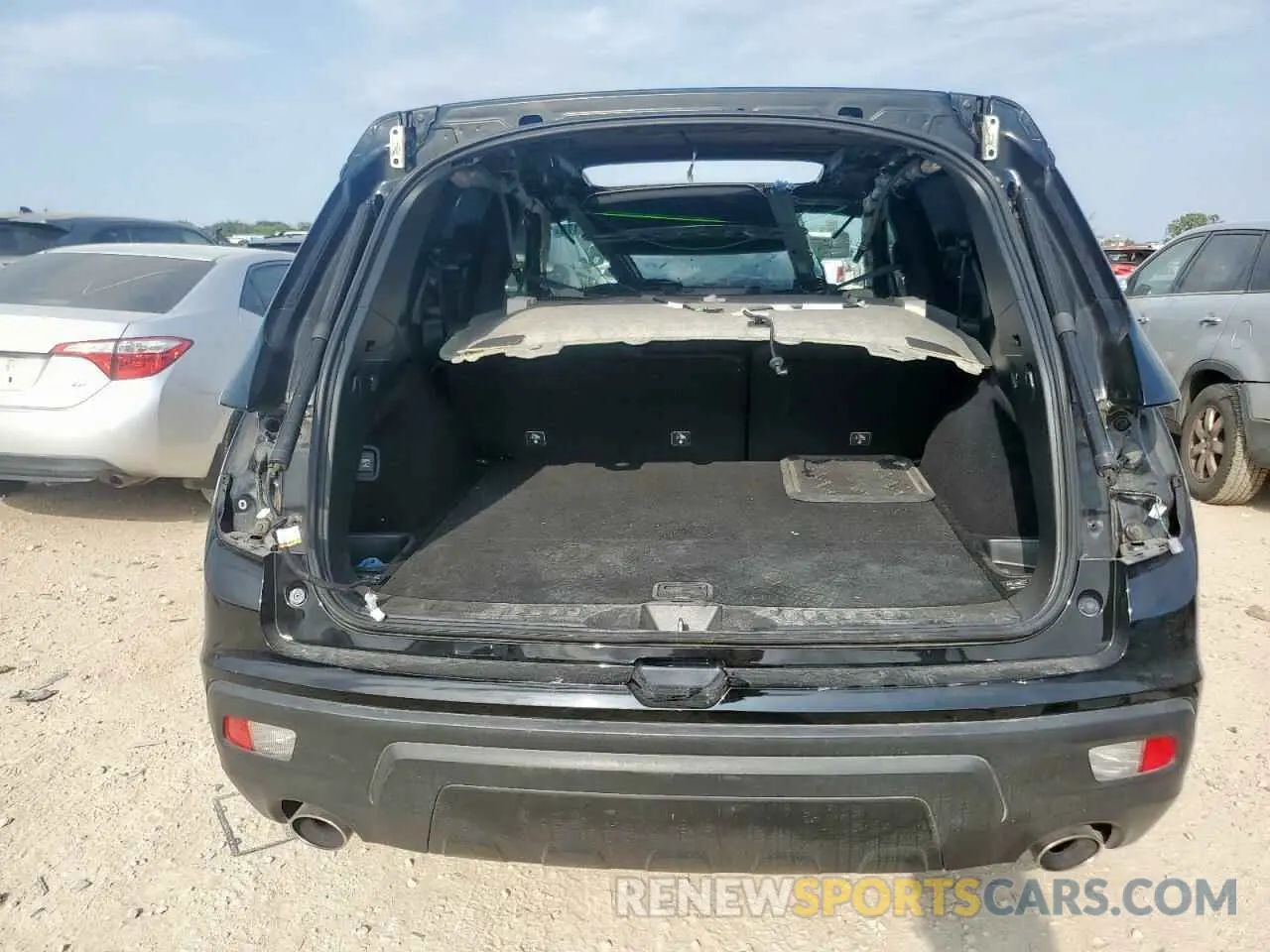 6 Photograph of a damaged car 5FNYF7H58LB002790 HONDA PASSPORT 2020