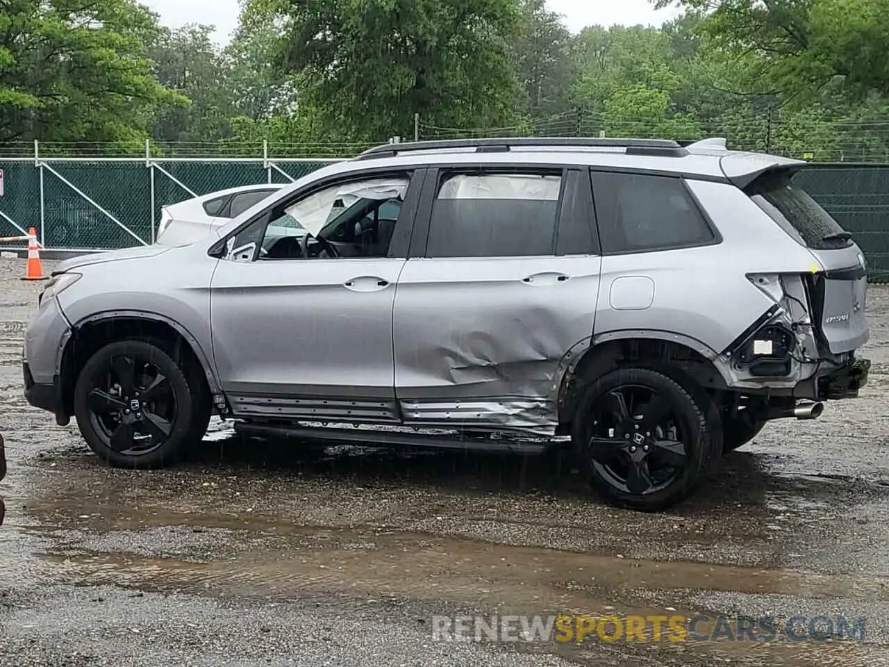 2 Фотография поврежденного автомобиля 5FNYF8H03LB001444 HONDA PASSPORT 2020