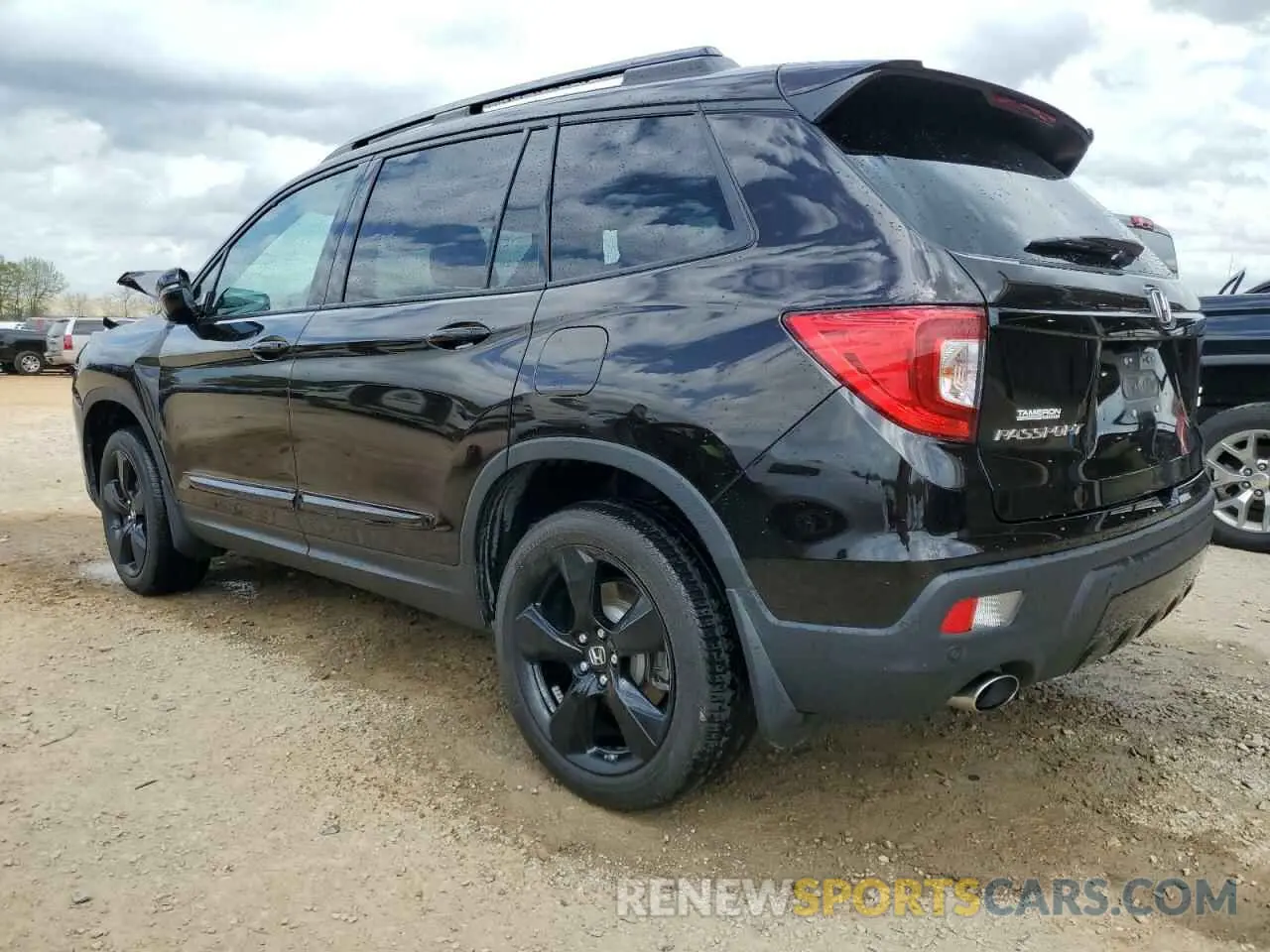 2 Фотография поврежденного автомобиля 5FNYF8H05LB013935 HONDA PASSPORT 2020