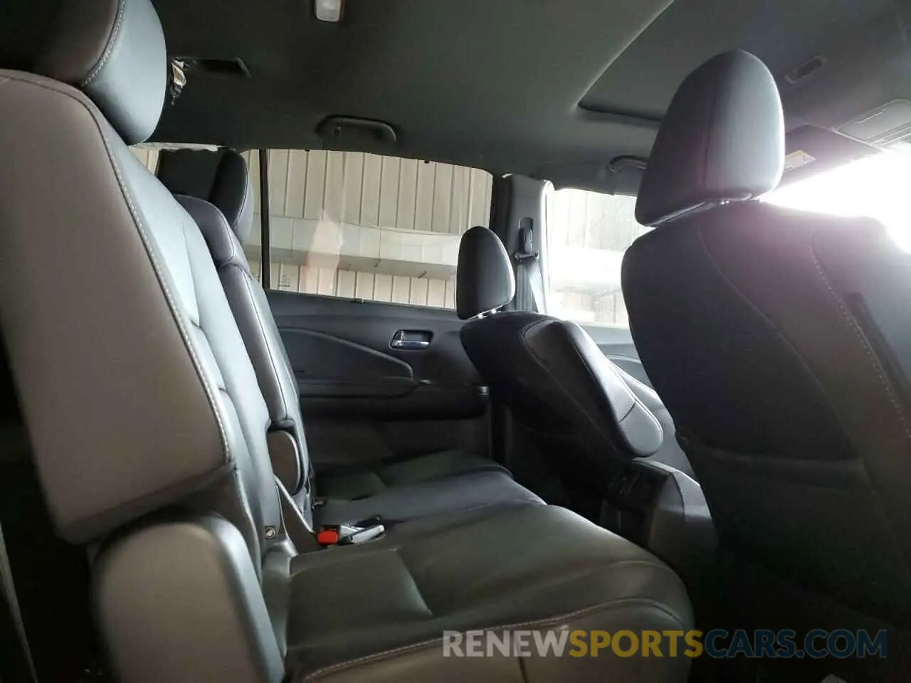 11 Фотография поврежденного автомобиля 5FNYF8H50LB000022 HONDA PASSPORT 2020