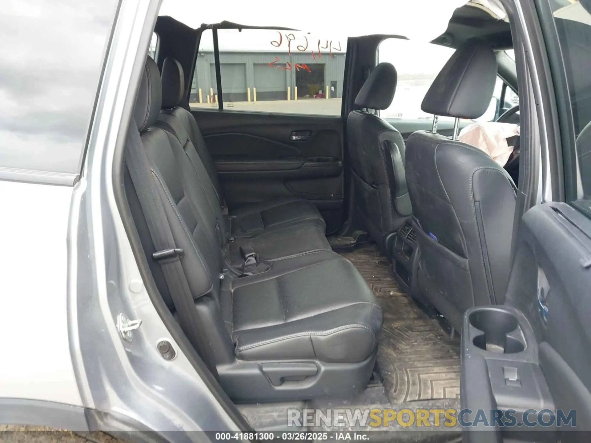 8 Photograph of a damaged car 5FNYF8H55LB005023 HONDA PASSPORT 2020