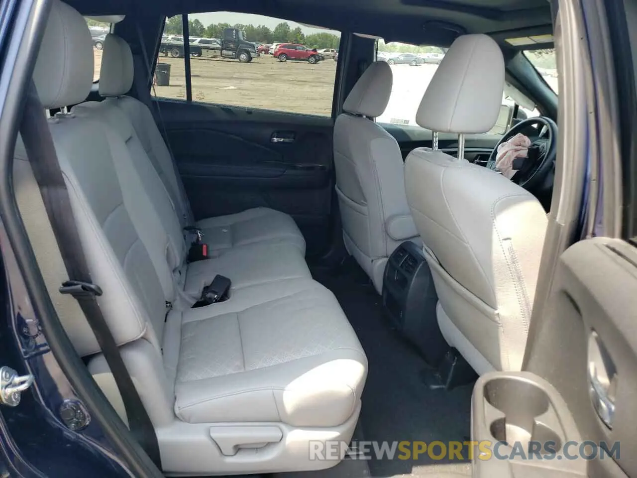 11 Photograph of a damaged car 5FNYF8H57LB015486 HONDA PASSPORT 2020