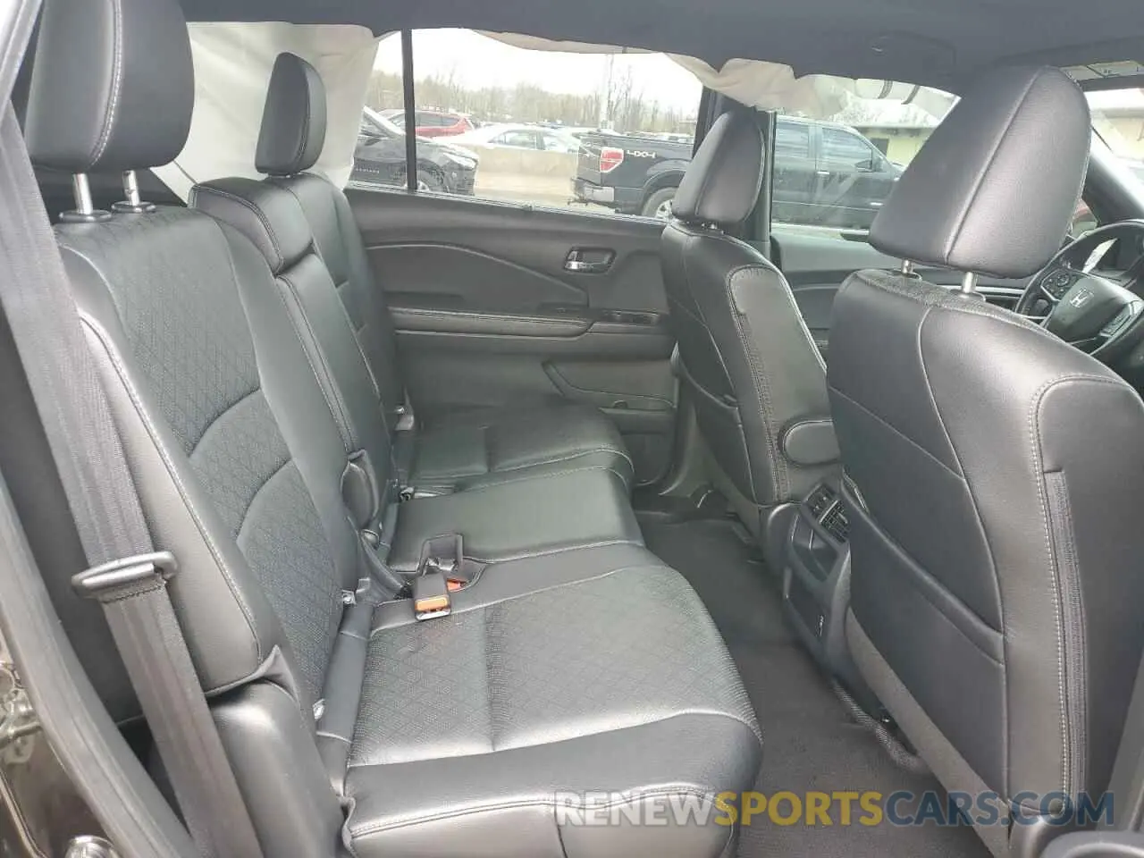 11 Photograph of a damaged car 5FNYF8H59LB007566 HONDA PASSPORT 2020