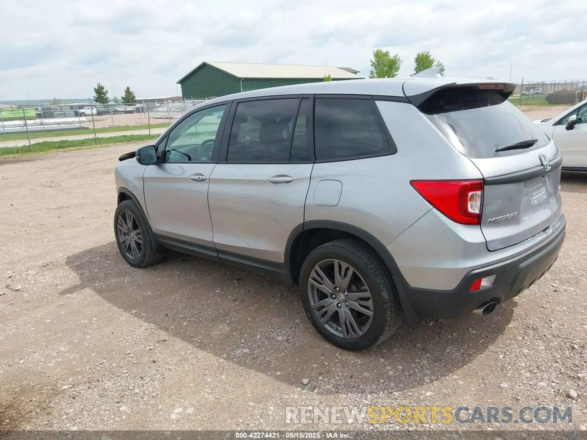 3 Фотография поврежденного автомобиля 5FNYF8H59LB014260 HONDA PASSPORT 2020