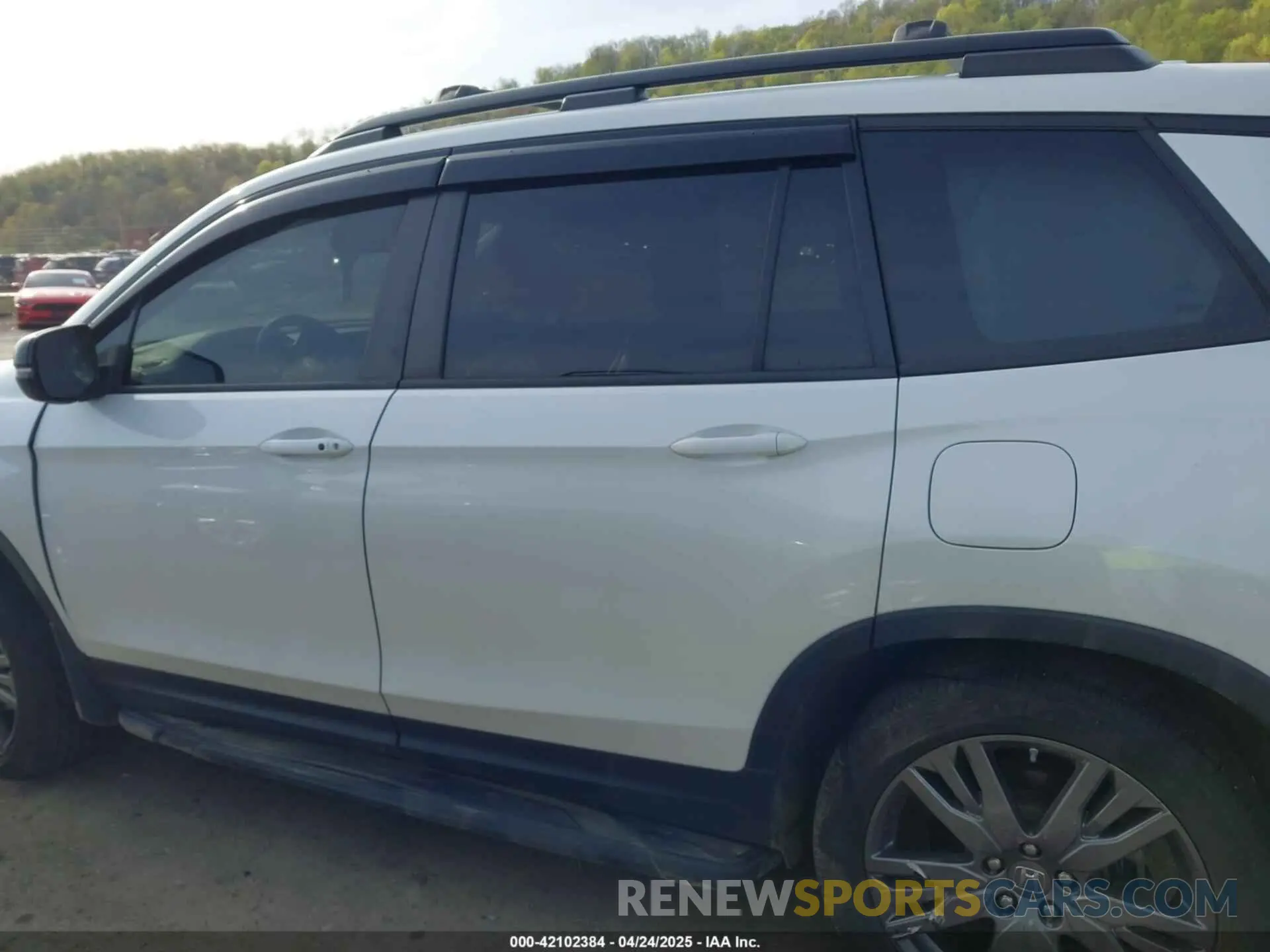 15 Photograph of a damaged car 5FNYF8H5XLB005177 HONDA PASSPORT 2020