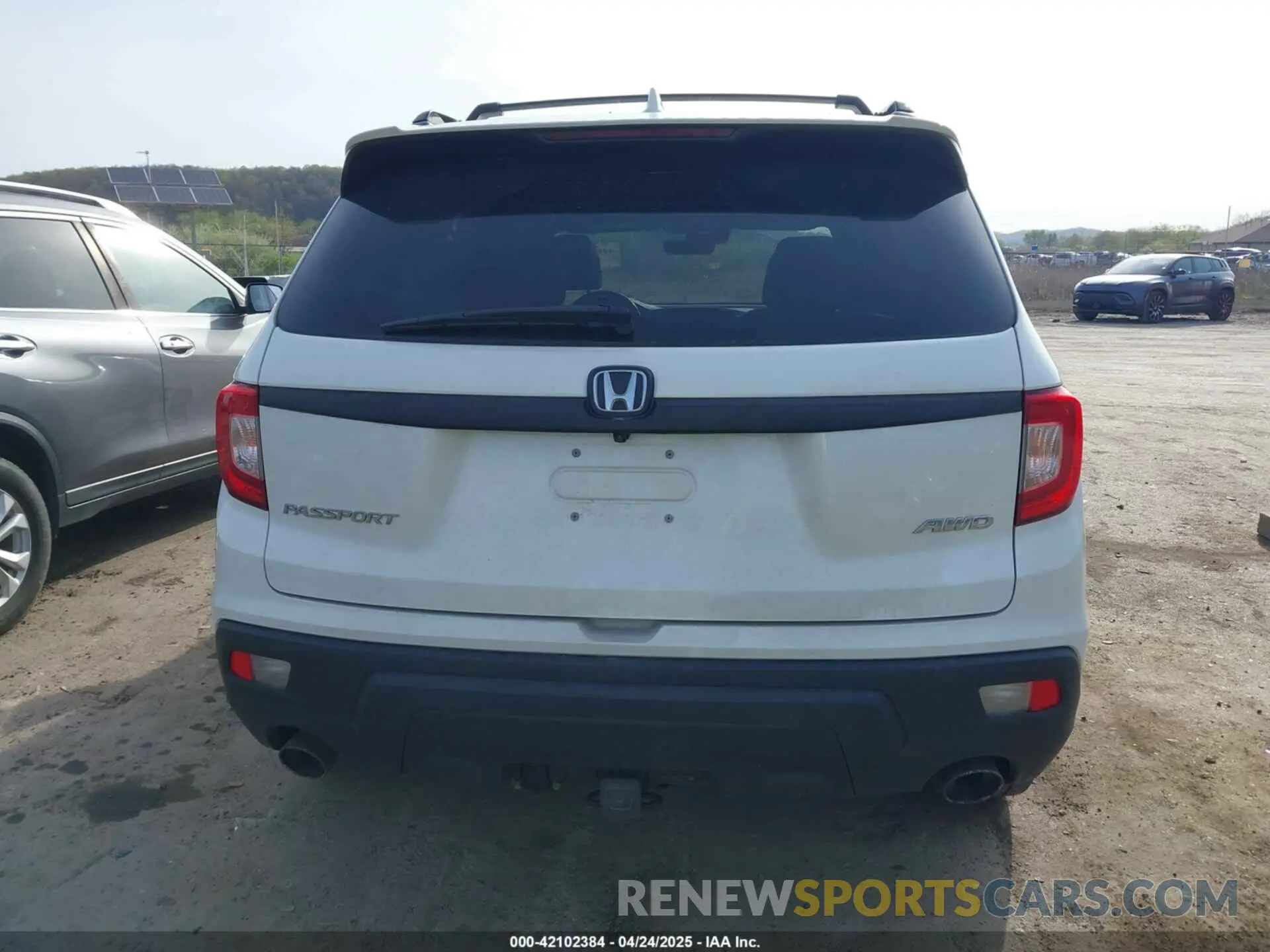 17 Photograph of a damaged car 5FNYF8H5XLB005177 HONDA PASSPORT 2020