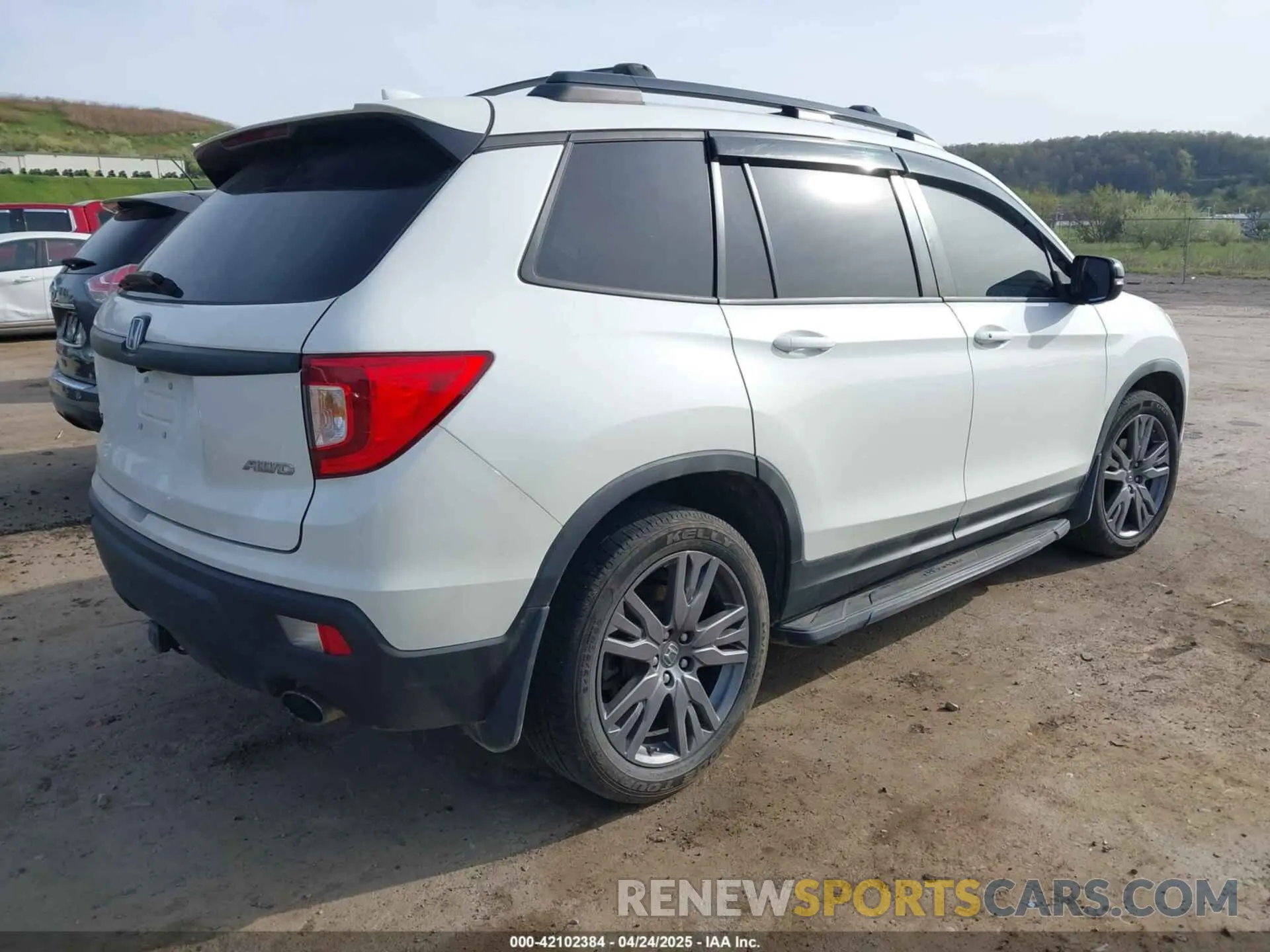 4 Photograph of a damaged car 5FNYF8H5XLB005177 HONDA PASSPORT 2020