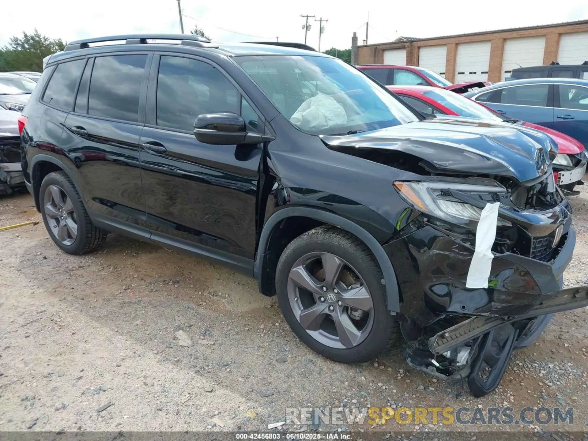1 Photograph of a damaged car 5FNYF8H90LB005594 HONDA PASSPORT 2020