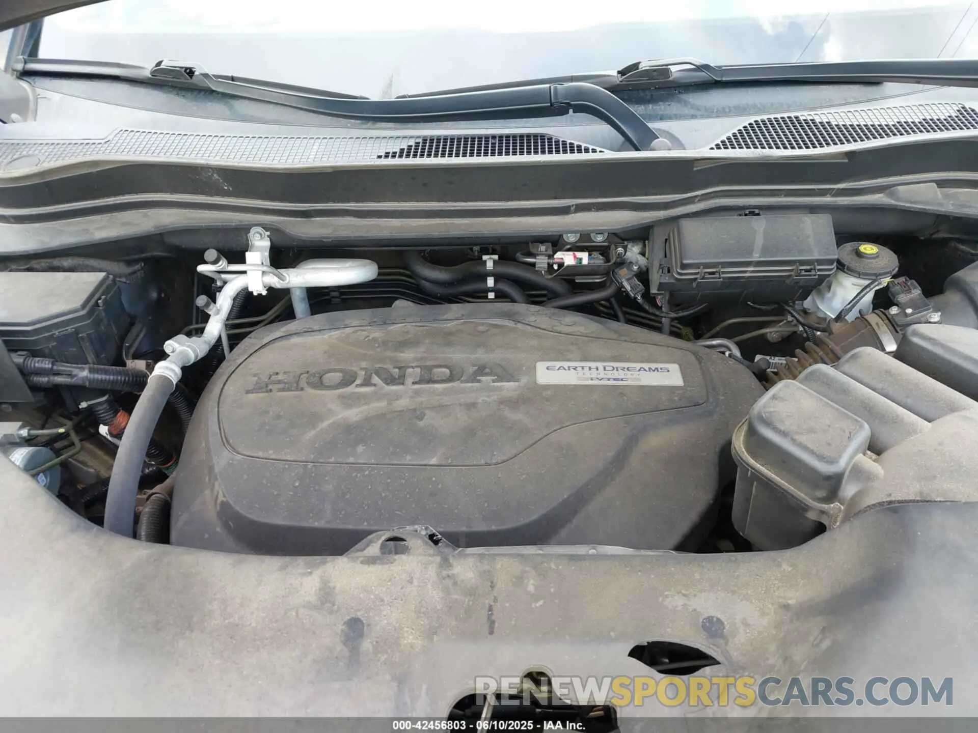 10 Photograph of a damaged car 5FNYF8H90LB005594 HONDA PASSPORT 2020