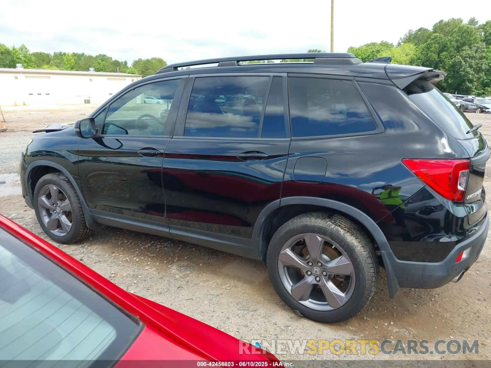 14 Photograph of a damaged car 5FNYF8H90LB005594 HONDA PASSPORT 2020