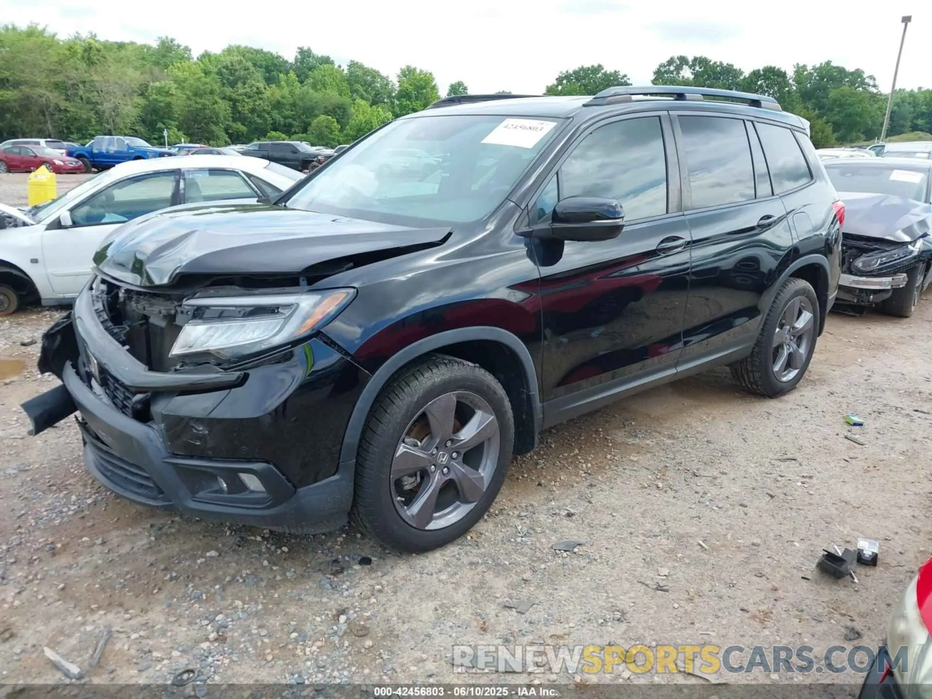2 Photograph of a damaged car 5FNYF8H90LB005594 HONDA PASSPORT 2020