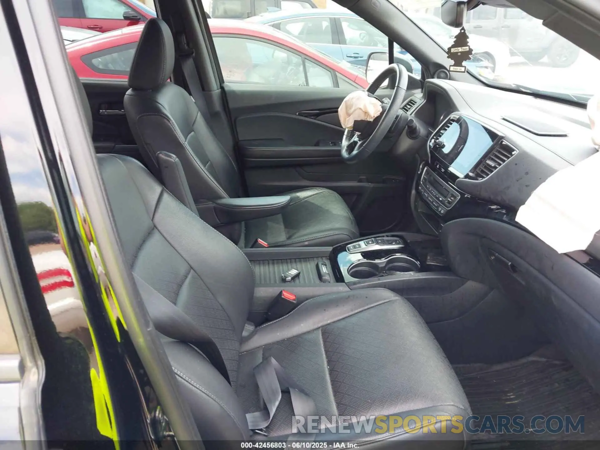 5 Photograph of a damaged car 5FNYF8H90LB005594 HONDA PASSPORT 2020