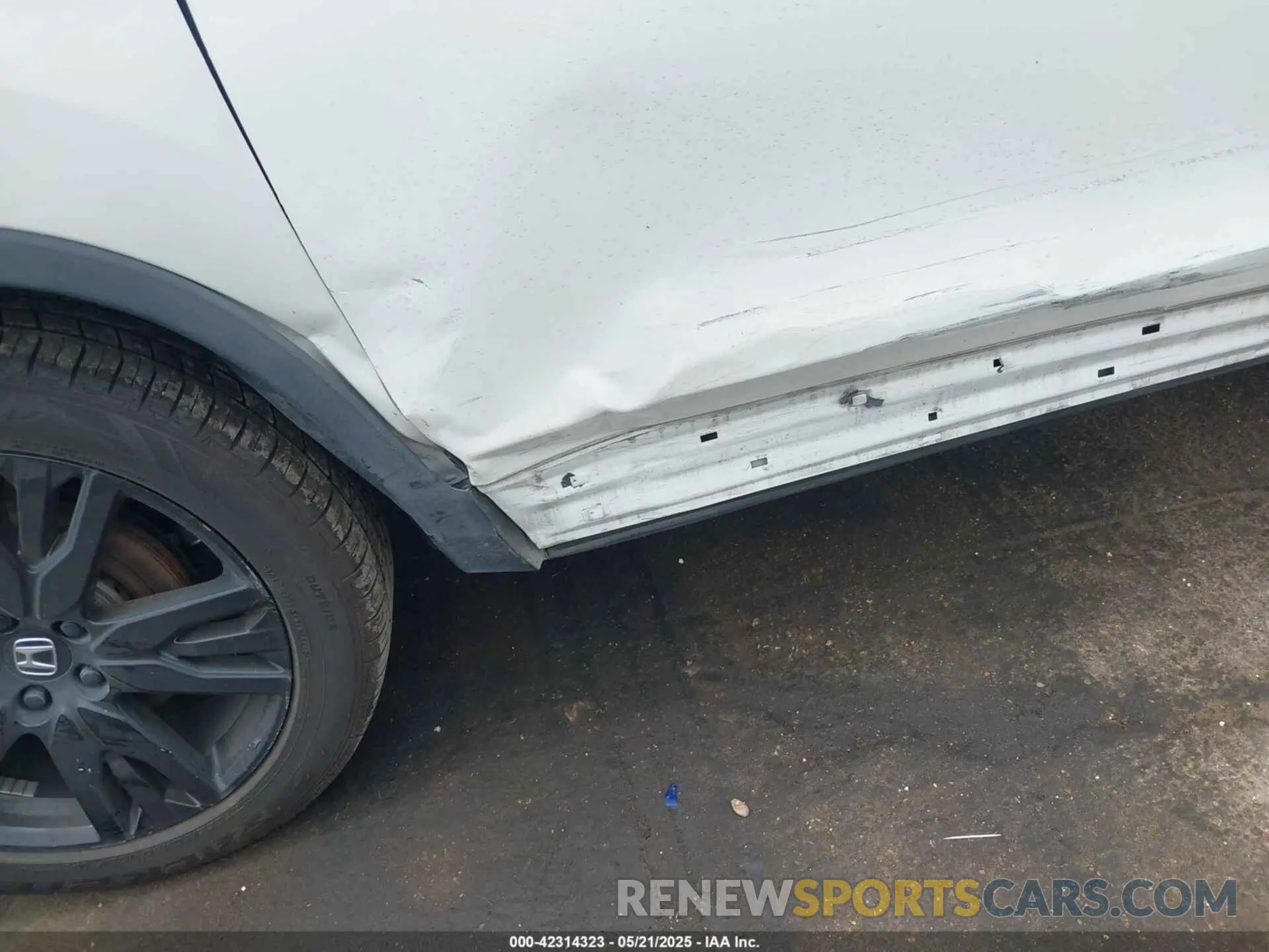 6 Photograph of a damaged car 5FNYF7H23MB002963 HONDA PASSPORT 2021