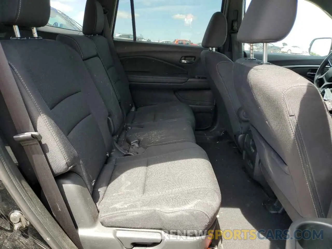 11 Photograph of a damaged car 5FNYF7H29MB014499 HONDA PASSPORT 2021