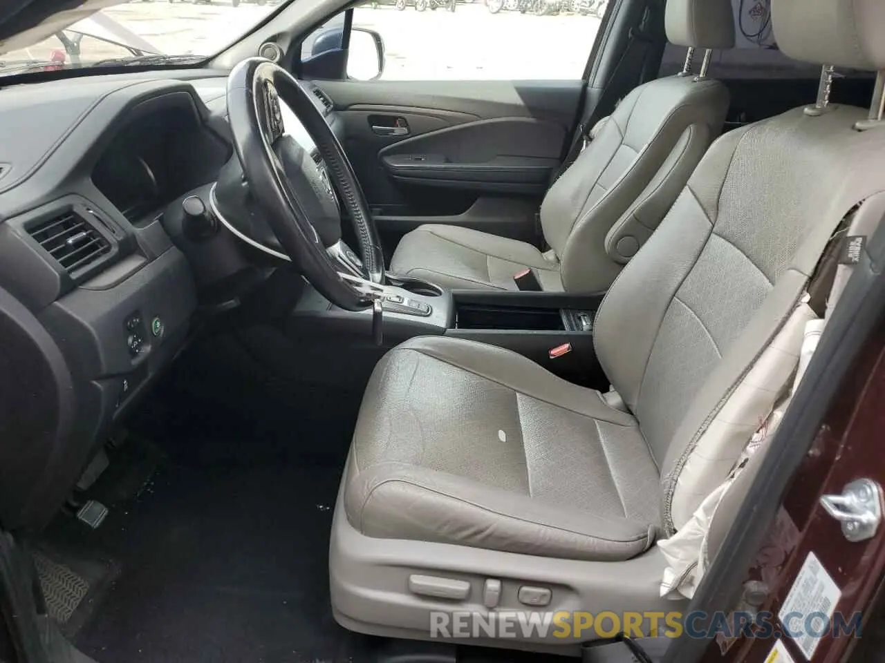 7 Photograph of a damaged car 5FNYF7H52MB005850 HONDA PASSPORT 2021