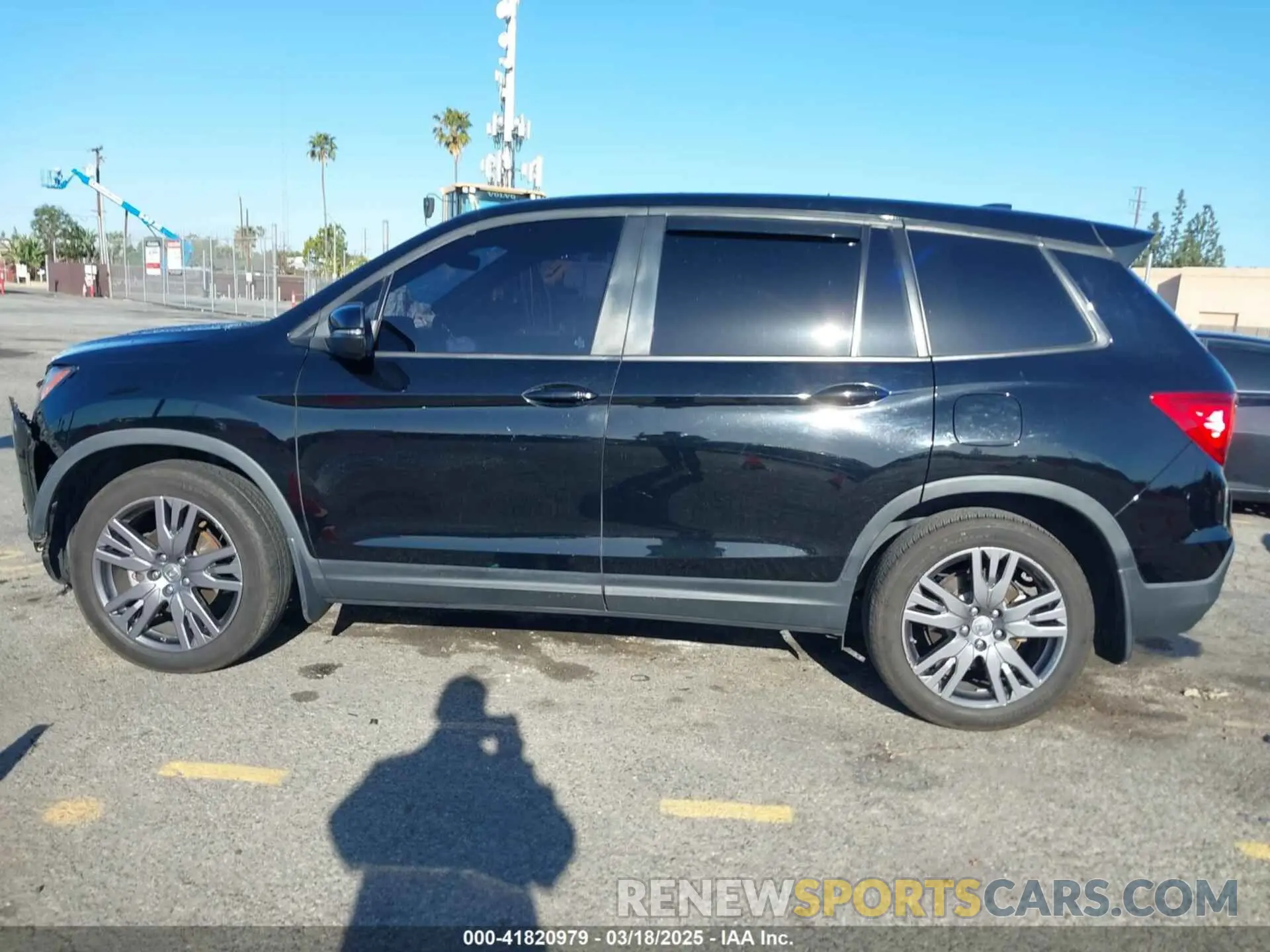 14 Photograph of a damaged car 5FNYF7H56MB012736 HONDA PASSPORT 2021