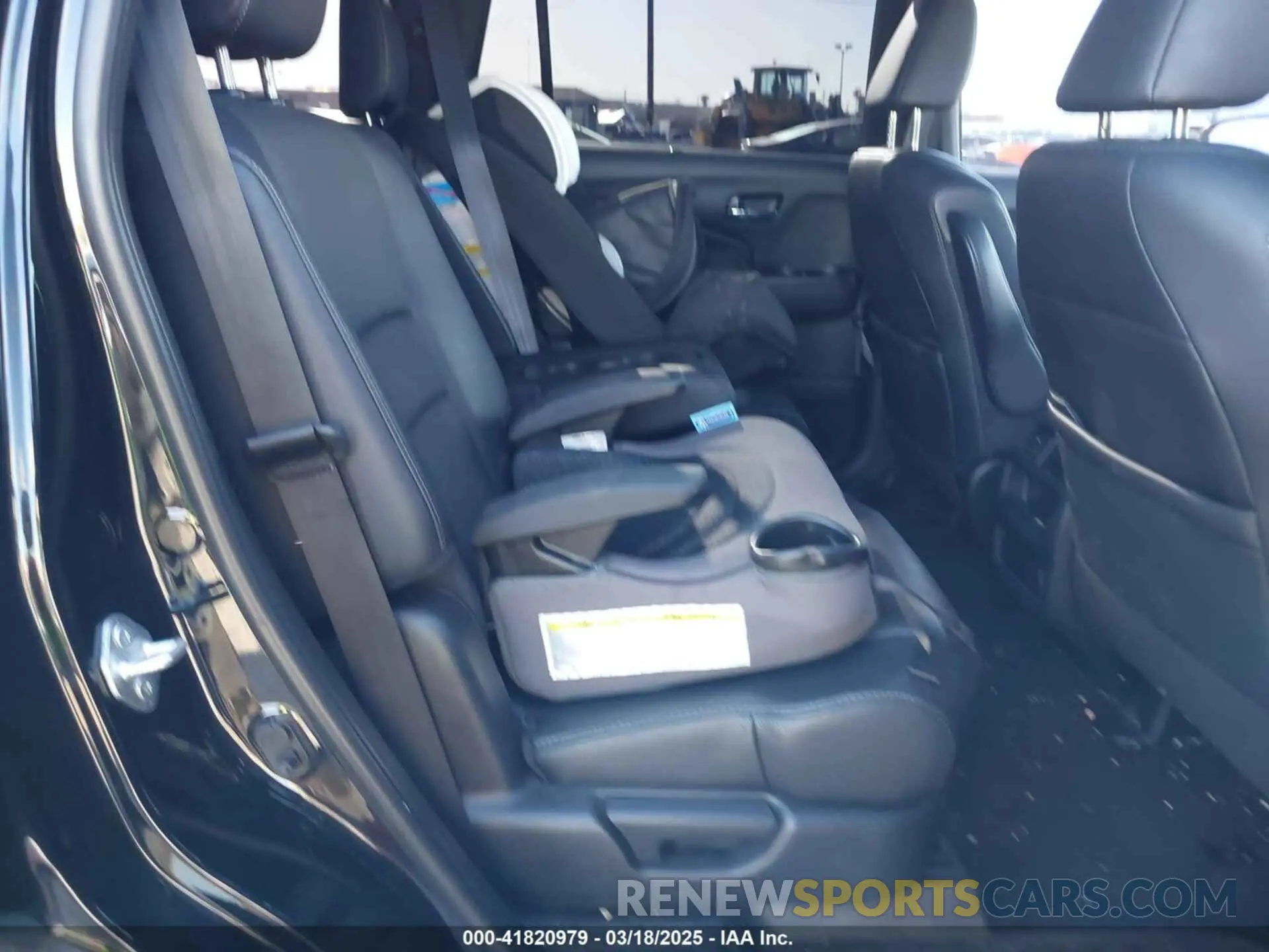 8 Photograph of a damaged car 5FNYF7H56MB012736 HONDA PASSPORT 2021