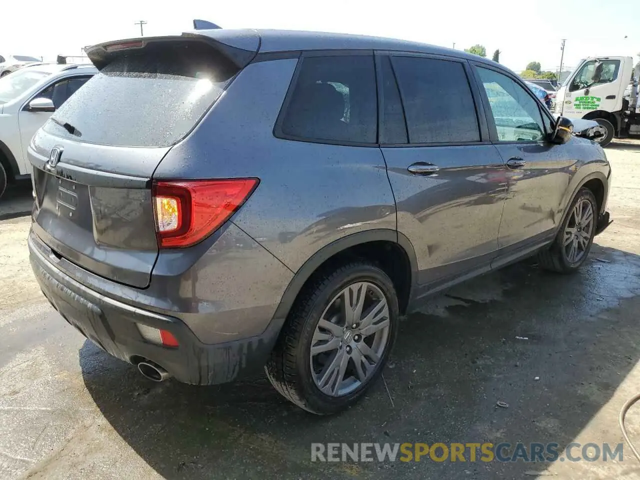 3 Photograph of a damaged car 5FNYF7H58MB004010 HONDA PASSPORT 2021